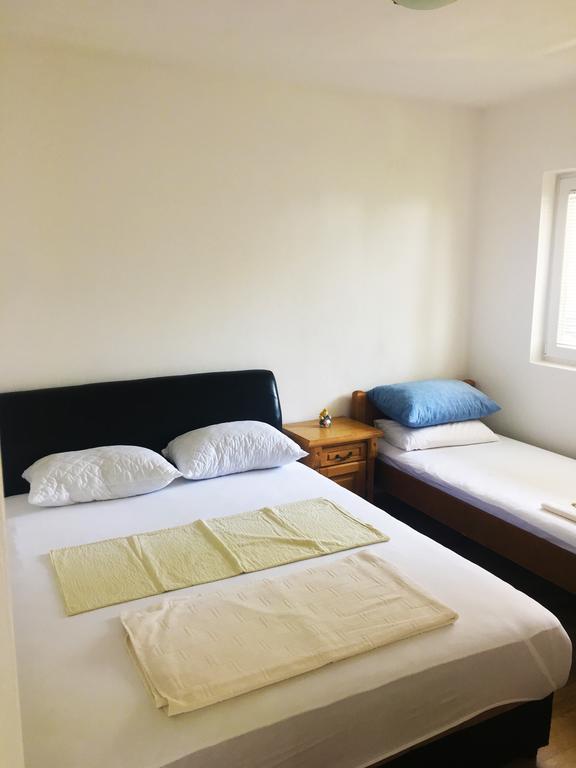 Milmaris Apartments Тиват Екстериор снимка