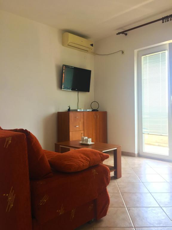 Milmaris Apartments Тиват Екстериор снимка