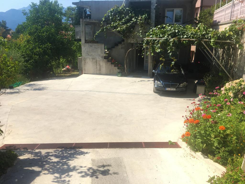 Milmaris Apartments Тиват Екстериор снимка